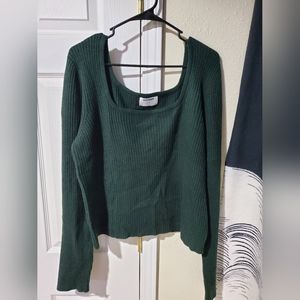 Fitted Cropped Sweater